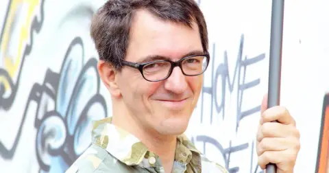 Rave mit Trauer und Polizei