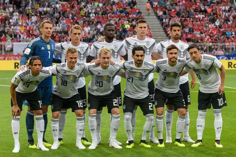 Neuer deutet Schalke-Abschied an