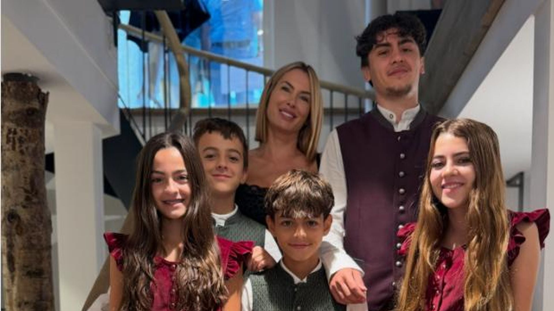 Ferchichis Kids in Wiesn-Tracht