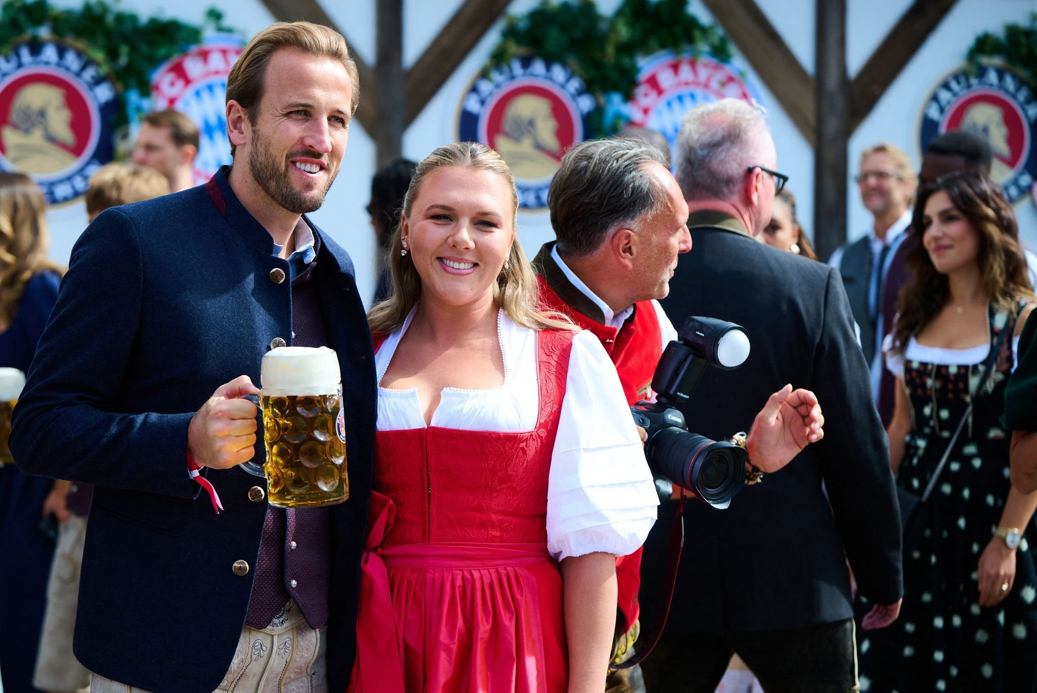 BVB vorn, Bayern auf der Wiesn