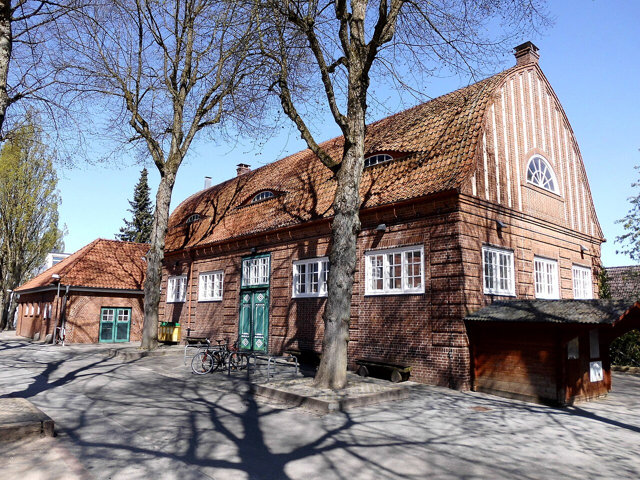 Eine Stimme kippt Turnhalle
